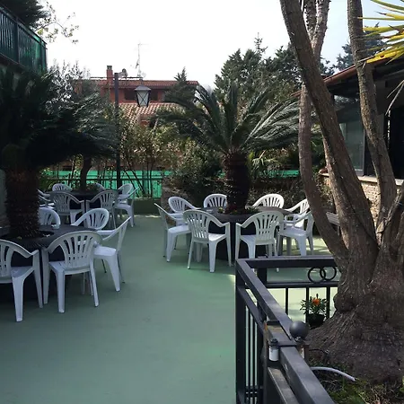 Patrizia Hotel apartamentowy Rzym